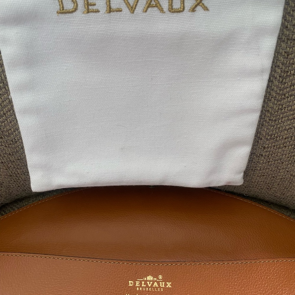 DELVAUX - Picture 3 of 6